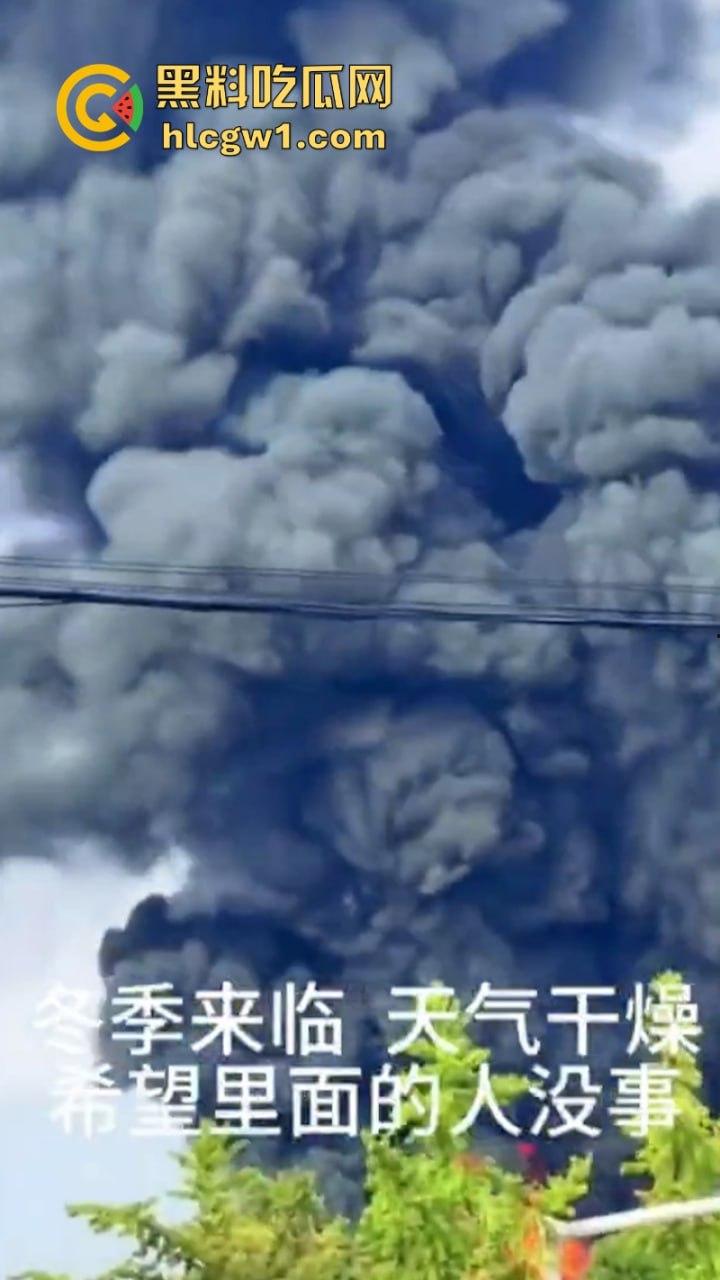 江苏常州易化工厂油罐爆炸 现场员工大面积烧伤 场面骇人 现场视频曝光皮都烧掉了  第1张