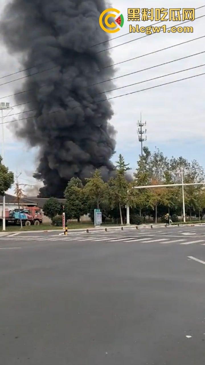 江苏常州易化工厂油罐爆炸 现场员工大面积烧伤 场面骇人 现场视频曝光皮都烧掉了  第6张