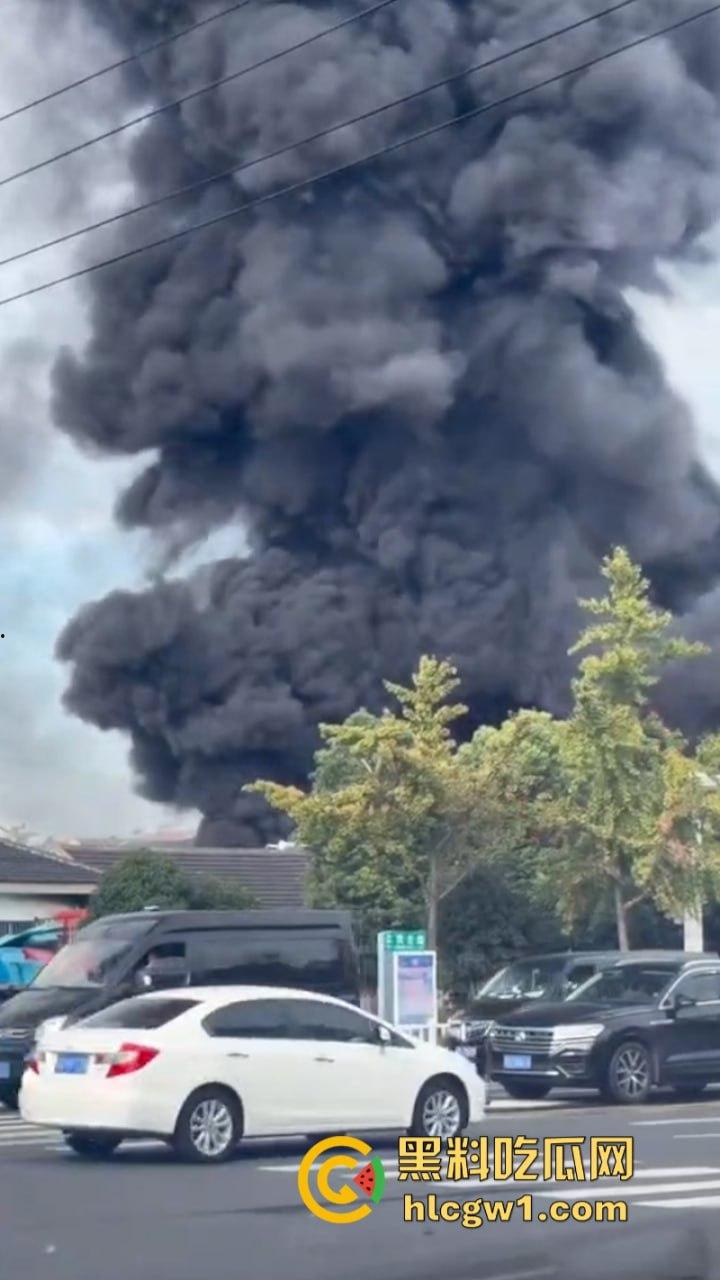 江苏常州易化工厂油罐爆炸 现场员工大面积烧伤 场面骇人 现场视频曝光皮都烧掉了  第7张