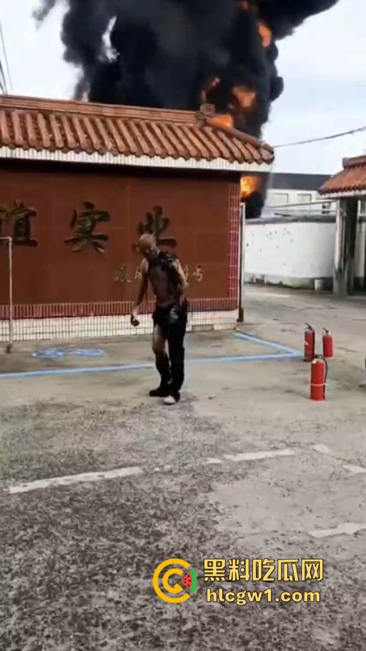 江苏常州易化工厂油罐爆炸 现场员工大面积烧伤 场面骇人 现场视频曝光皮都烧掉了  第9张