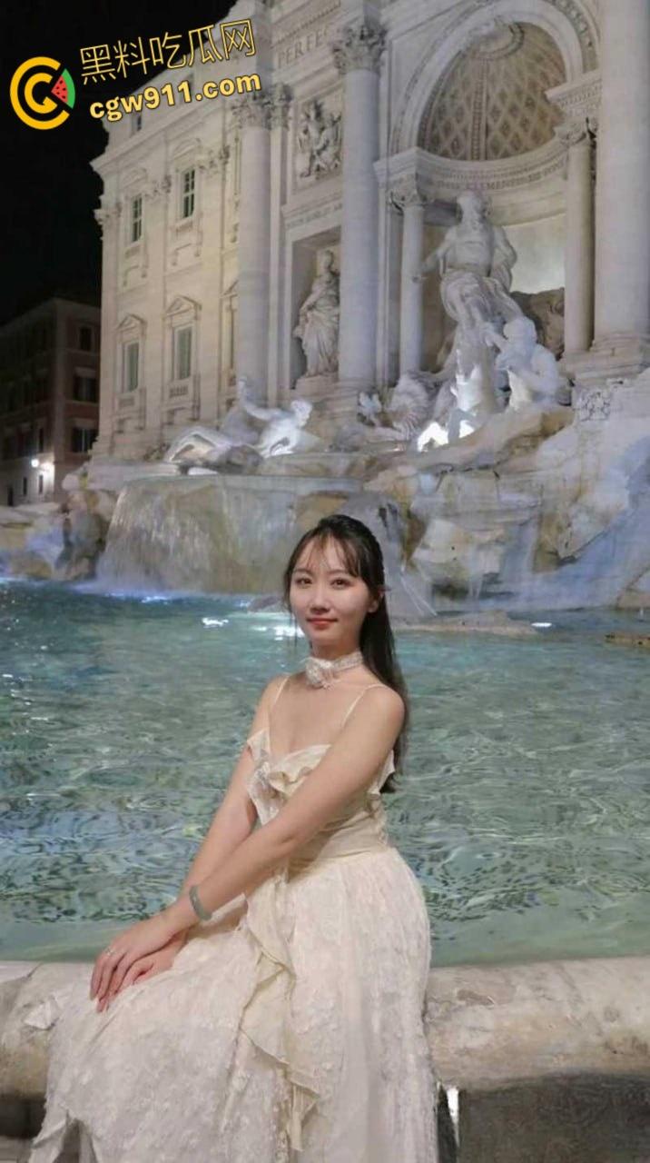 上海外国语大学【王静瑶】，性感御姐下海卖淫，屁眼还被灌入矿泉水调教，菊花还被大屌对着小便 ！  第3张