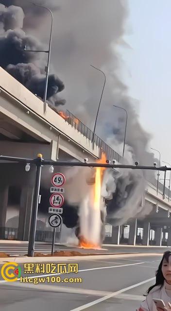 【我的世界】岩浆倒挂现实版，浙江慈溪高架货车起火，燃烧物坠落桥下， 烧出 ”火瀑布“  第2张