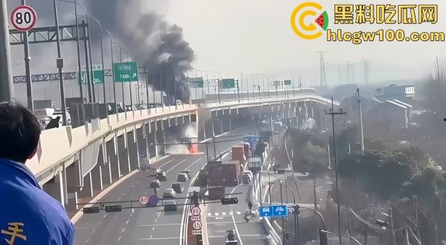 【我的世界】岩浆倒挂现实版，浙江慈溪高架货车起火，燃烧物坠落桥下， 烧出 ”火瀑布“  第6张