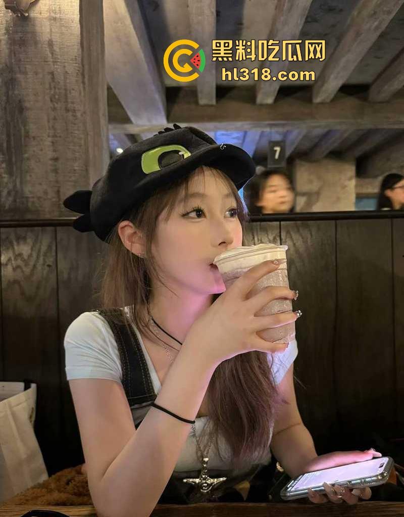 常州第一中学大奶学生妹【林晓颖】露脸自慰视频曝光，巨乳暗骚小母狗，全裸露脸抠穴自慰，这嫩逼真的爱了！  第1张