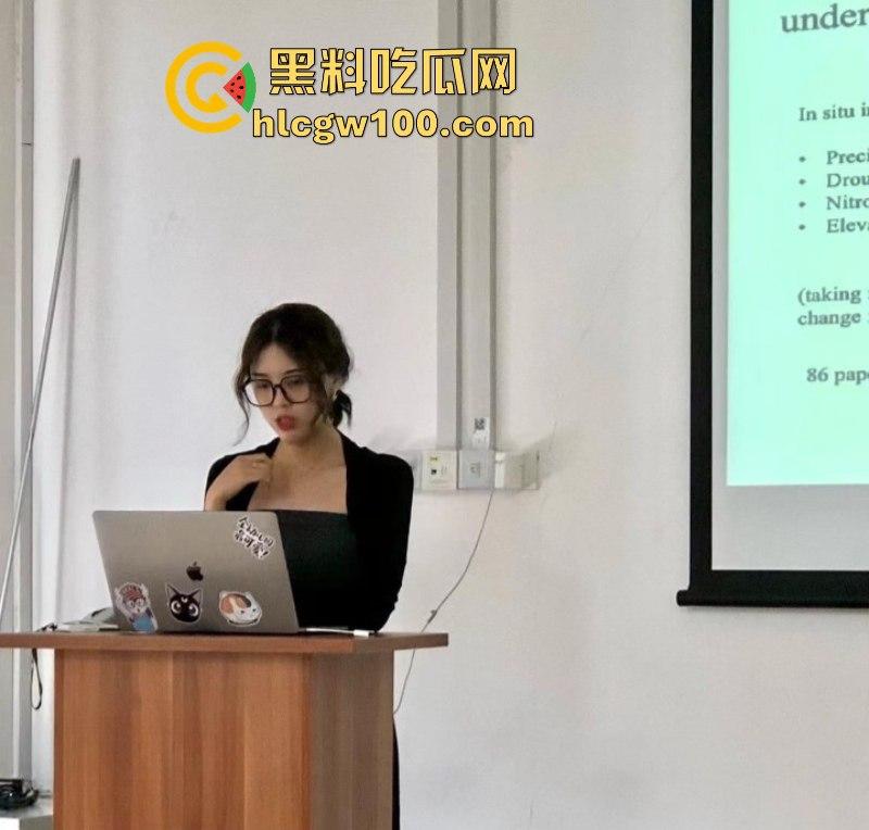 上海复旦女博士【刘思雅】约炮视频曝光！清纯高智只是伪装面具 吃屌成瘾淫荡又反差  第6张