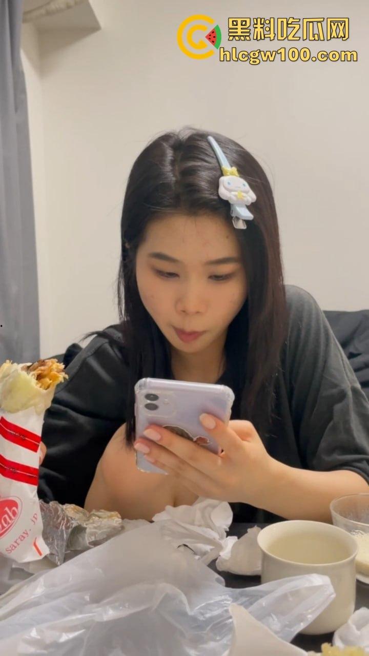 太原研一妹【卓芊芊】开房等操！啤酒烧烤只是幌子小哥洗完澡直接吃她，操到高潮几次内射满床，这学生爱情真纯洁！  第1张