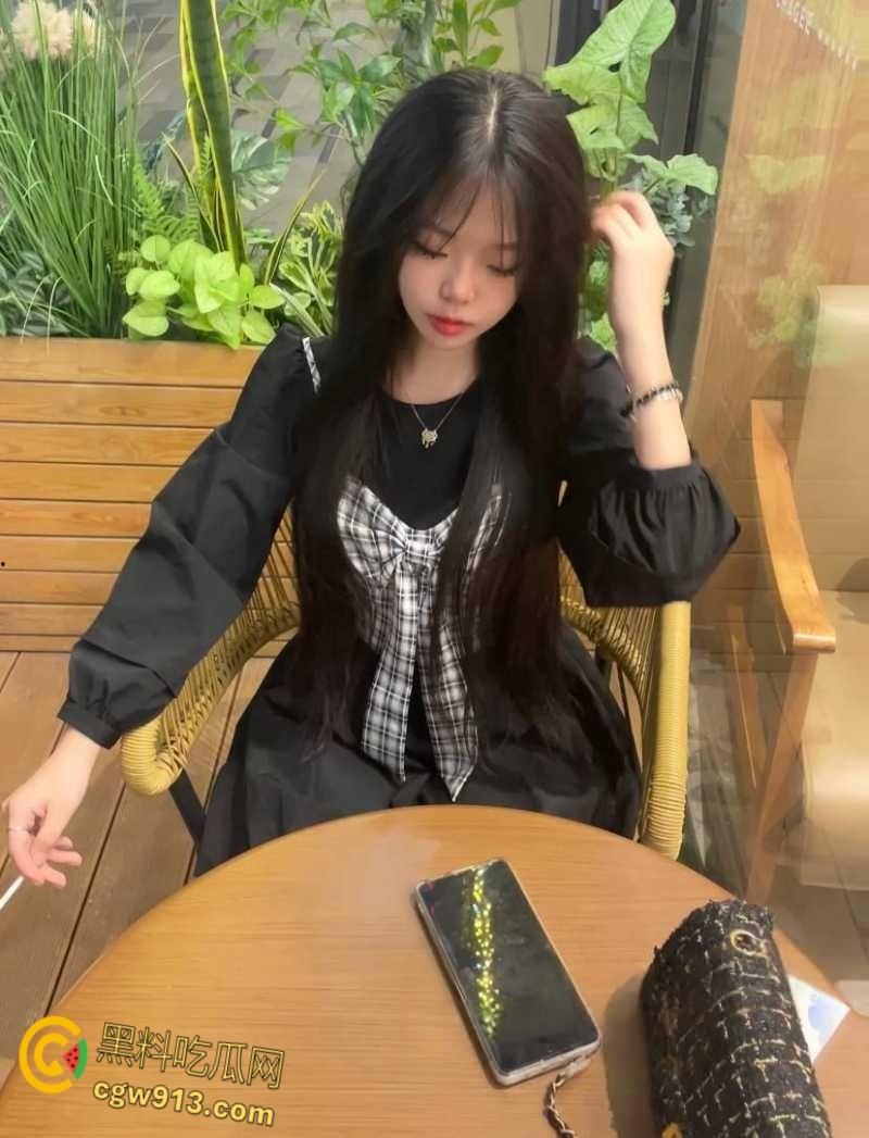 福建建瓯淫荡母狗，简直就是女版曹孟德，爱和别人对象约炮被当场抓到，调教绿茶筷子插逼 ！  第2张