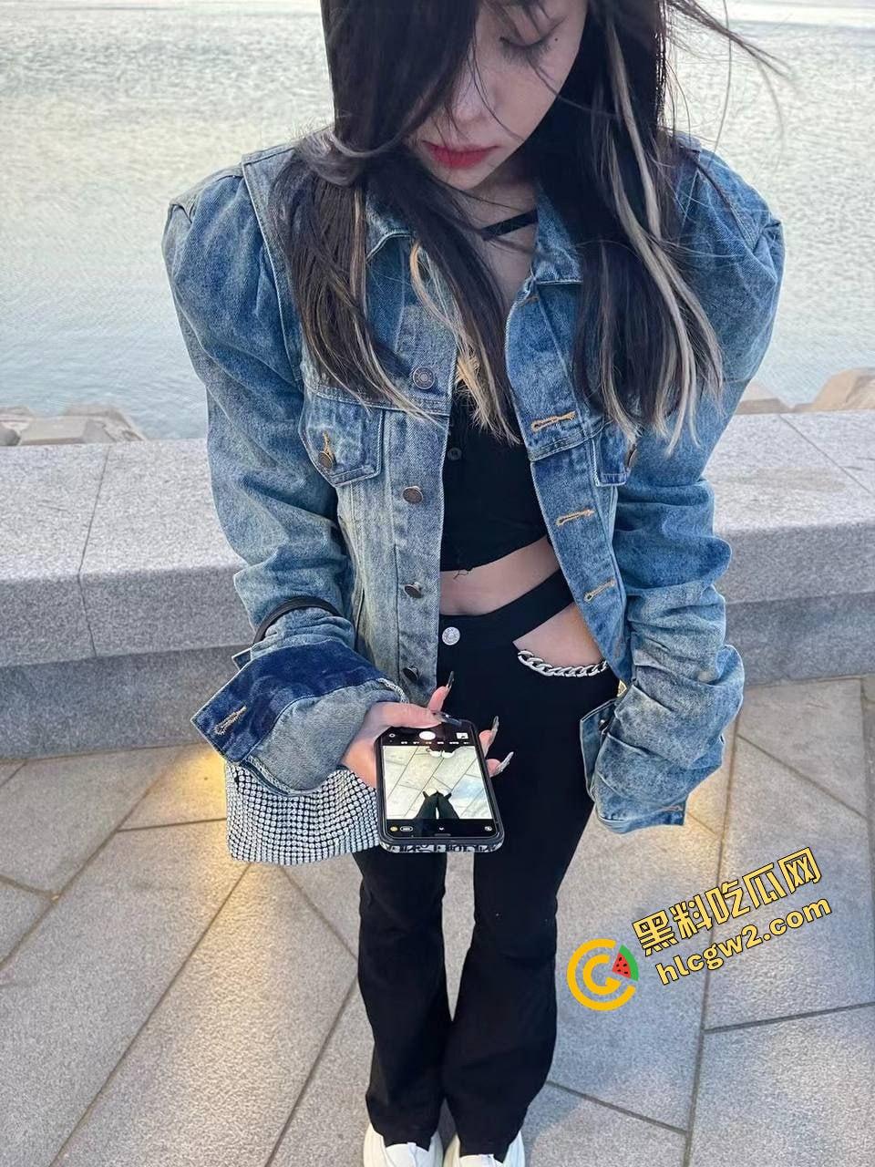 湖北武汉极品反差社会姐『陈诗暄』大专毕业无工作四处混 找商务大哥操逼拿钱！独家流出！  第2张