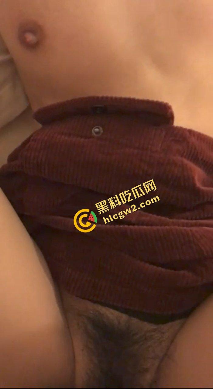 湖北武汉极品反差社会姐『陈诗暄』大专毕业无工作四处混 找商务大哥操逼拿钱！独家流出！  第4张