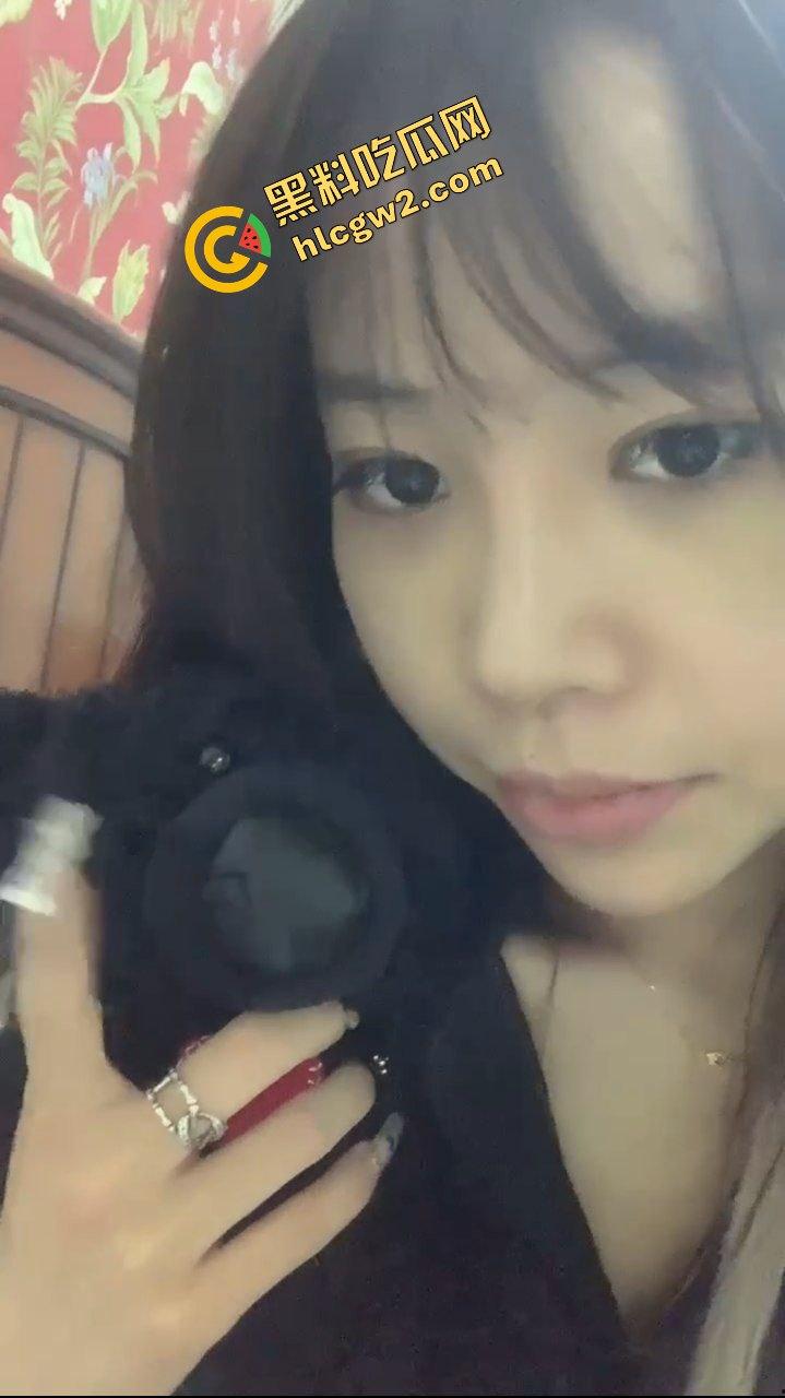 湖北武汉极品反差社会姐『陈诗暄』大专毕业无工作四处混 找商务大哥操逼拿钱！独家流出！  第7张