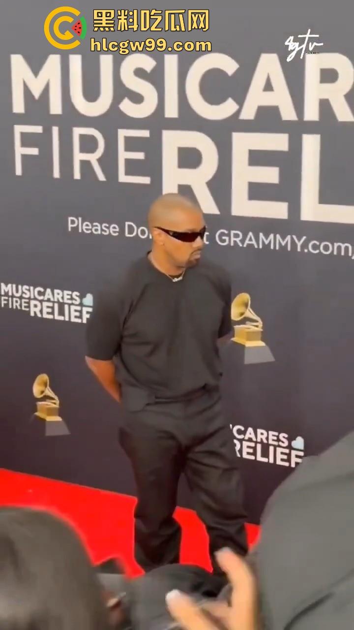 侃爷的老婆在格莱美颁奖典礼造型曝光，一次比一次严重了，基本全裸了，这是侃爷有绿帽倾向还是比安卡有暴露癖？  第8张