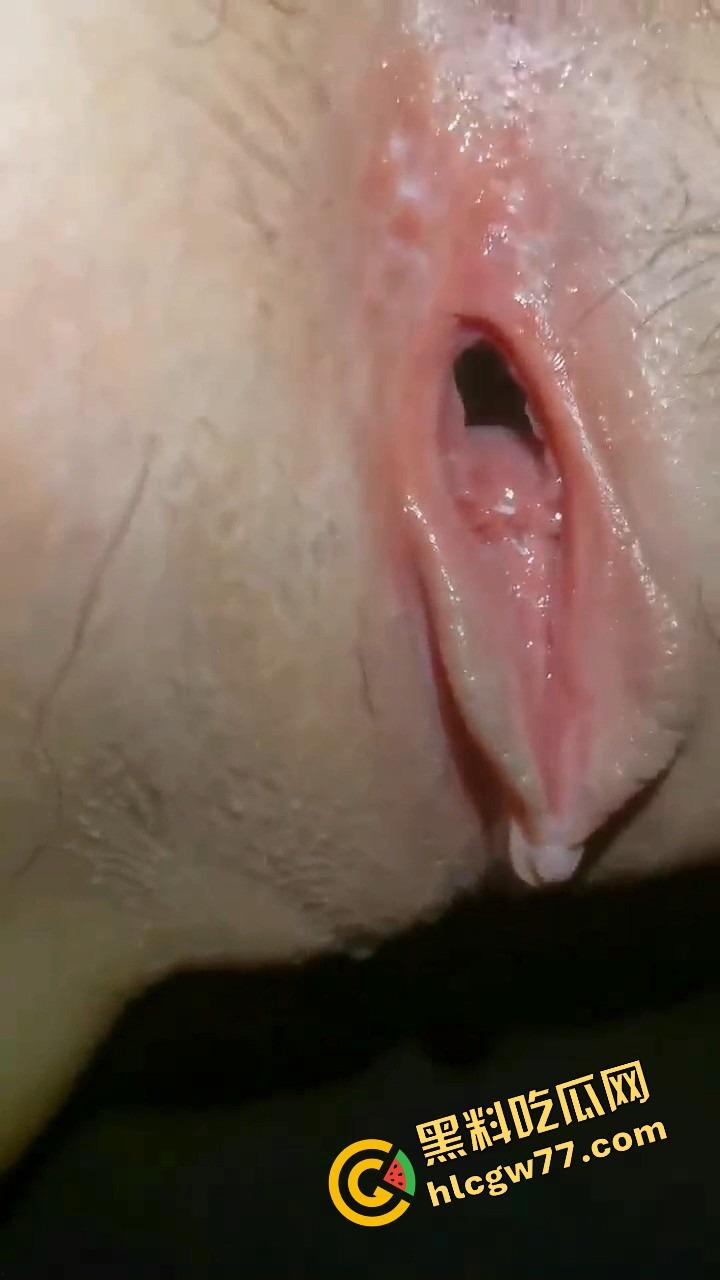 辽宁沈阳群友约到正经工程师老婆，已婚少妇偷情野战开大，哺乳期后偷情视频流出，粉穴依然骚得流油！  第9张