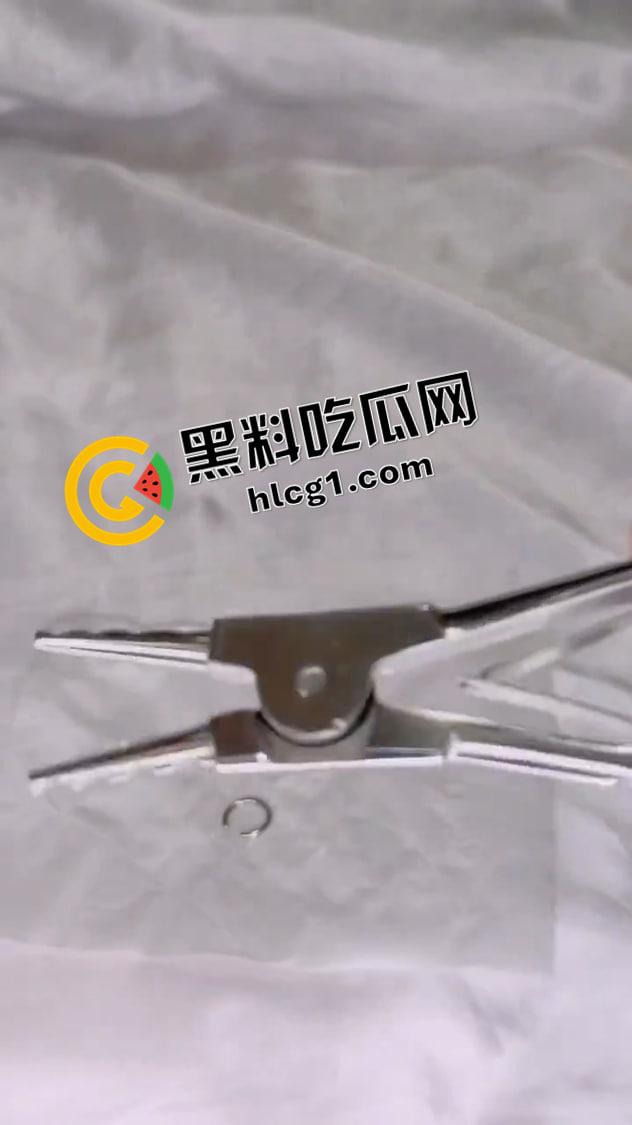 阴环的正确使用方法！高清演示 粉嫩小穴怎么带上奴隶阴环  学会了就快去实践吧 第1张