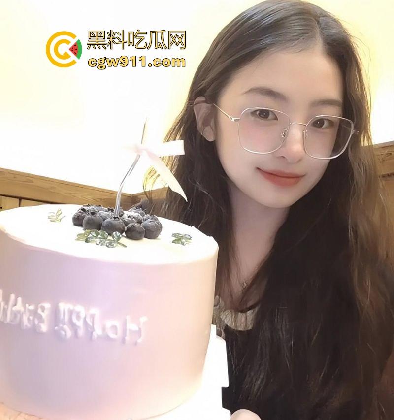 瓜友爆料！吉林极品反差眼睛婊【王丽欣】性爱视频曝光，黑丝美腿肛塞调教，女上骑乘无套后入极其淫荡！  第1张