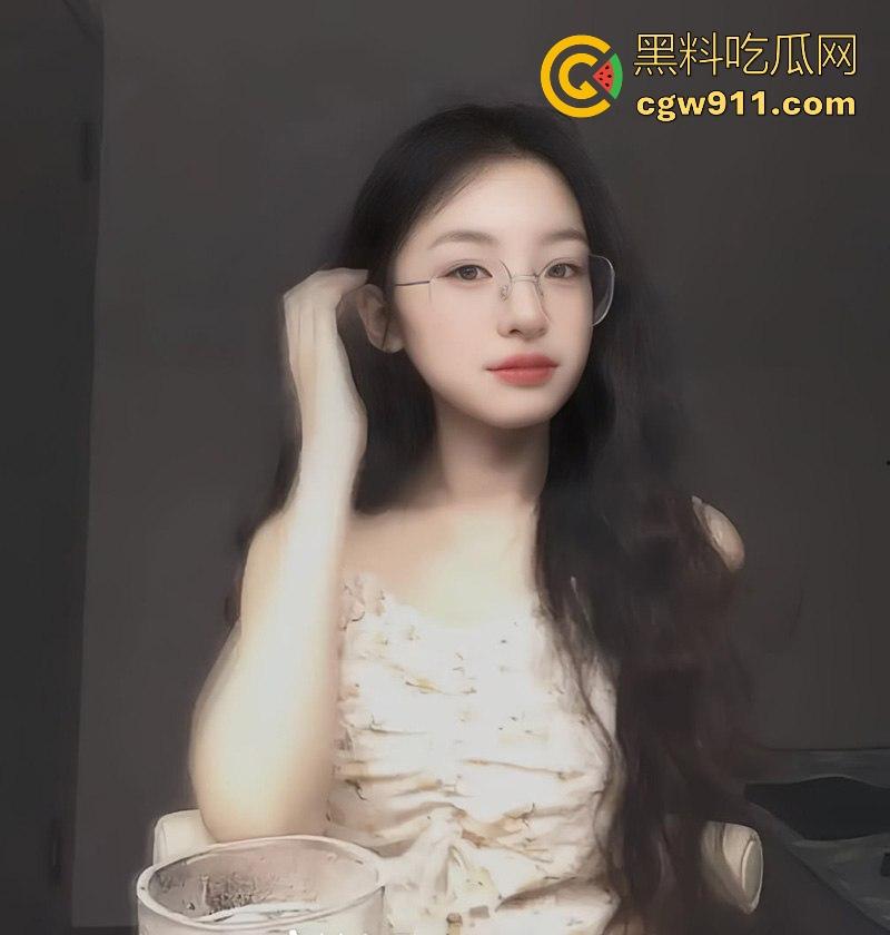 瓜友爆料！吉林极品反差眼睛婊【王丽欣】性爱视频曝光，黑丝美腿肛塞调教，女上骑乘无套后入极其淫荡！  第8张