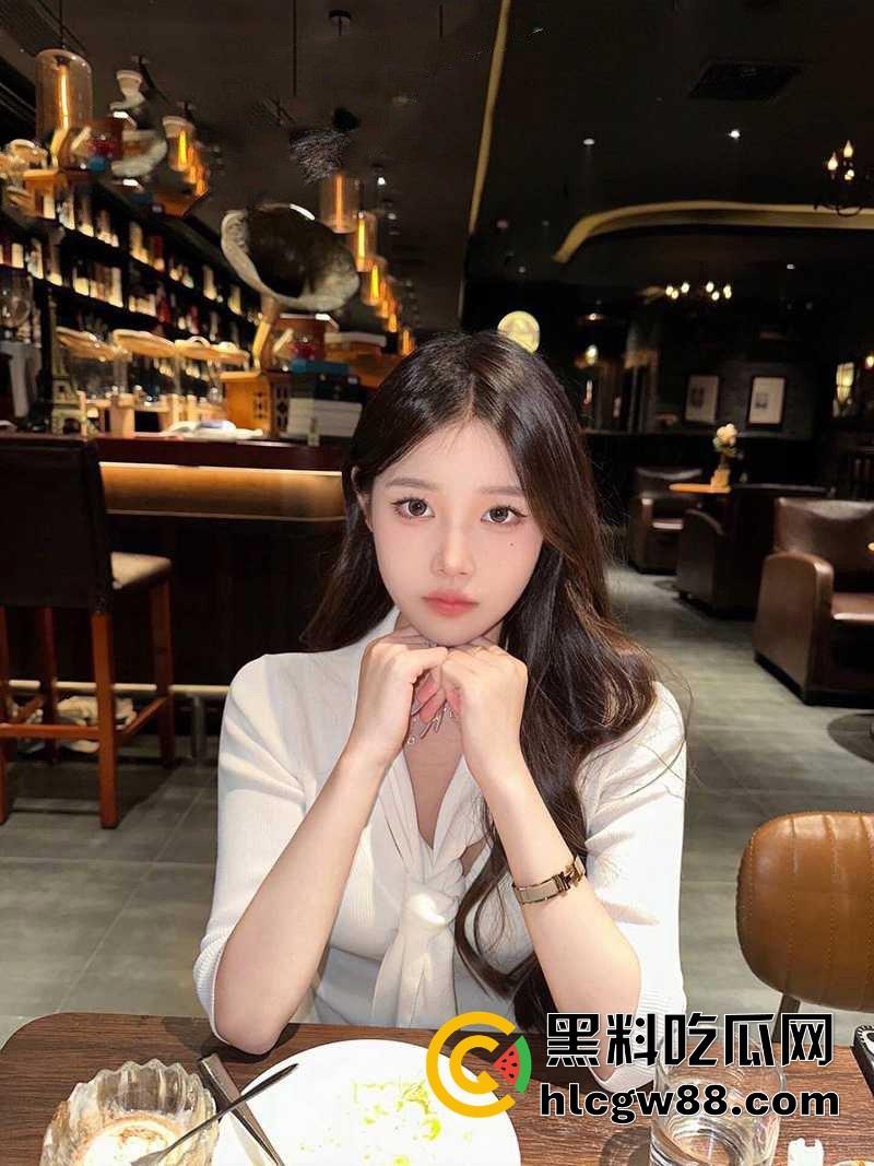 附近人撩到极品176cm高挑女神【孙美美】人妻偷情成瘾，口活暴力深喉超刺激，老公不玩她竟便宜了外人！  第1张