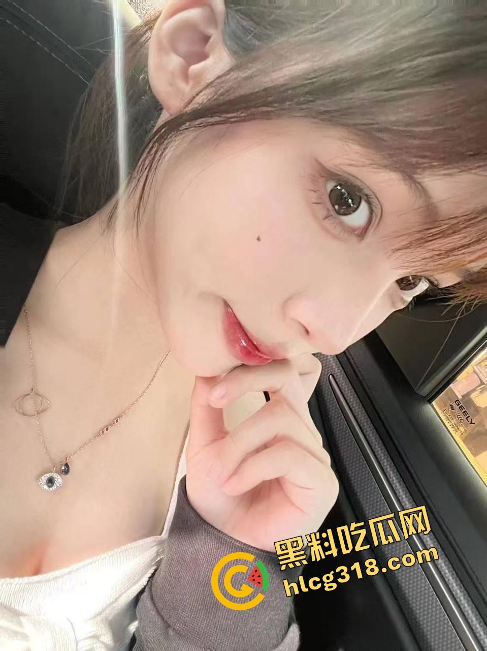 姐妹们口嫌体正直，嘴上说不看毛片，抓到集美看毛片还装正经？裤裆早就湿成狗了！  第4张