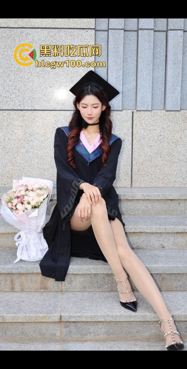 广州大学新闻与传播学院极品校花，渣男曝光超美粉鲍顶级肥臀，堪称天生性交名器，颜值身材全拉满！  第3张