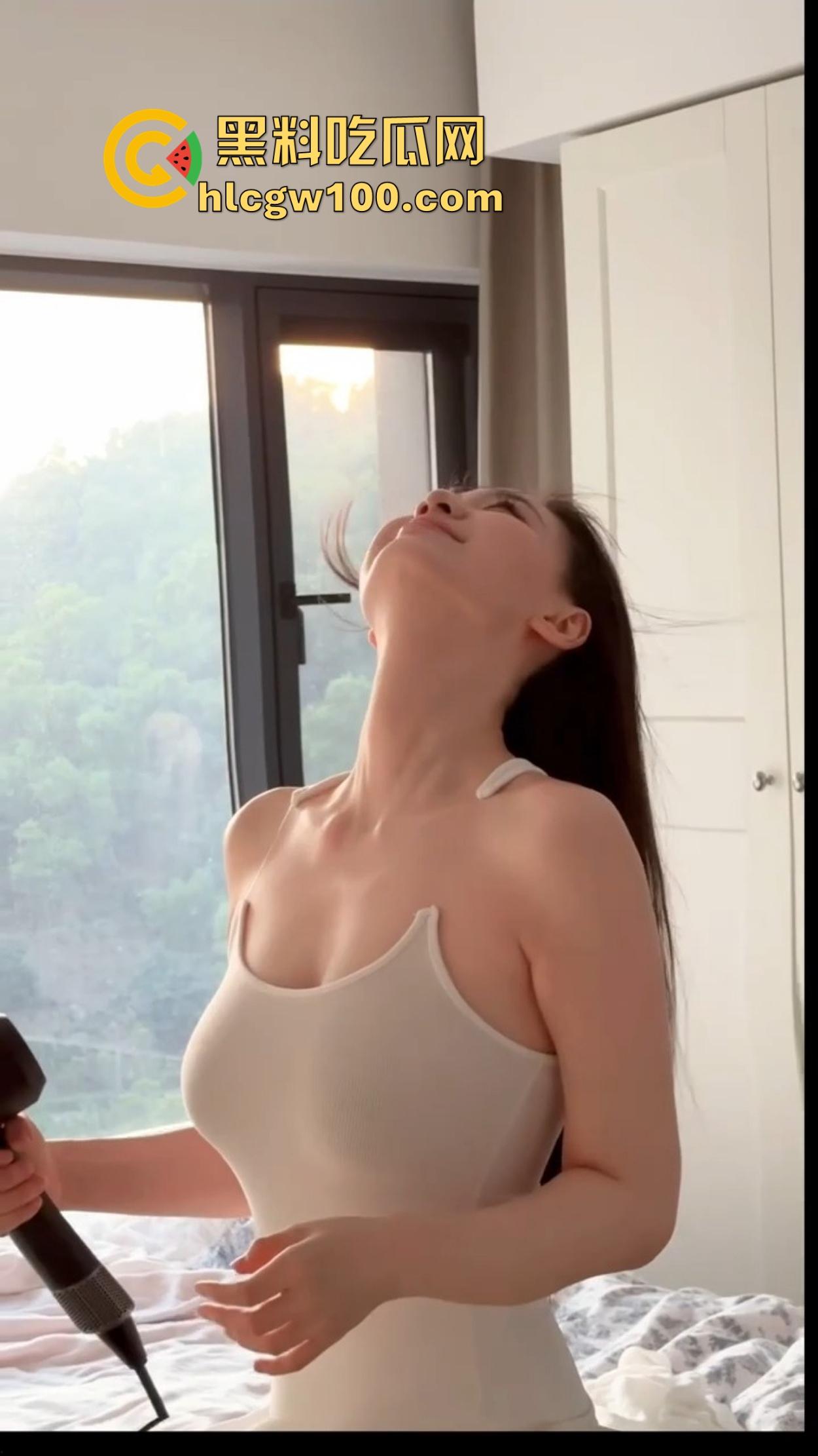 广州大学新闻与传播学院极品校花，渣男曝光超美粉鲍顶级肥臀，堪称天生性交名器，颜值身材全拉满！  第10张