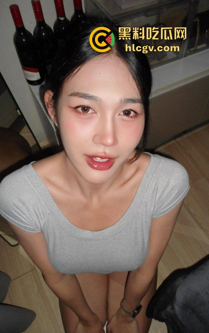 OnlyFans泰国极品骚货【JannieX】十月写真流出！大奶白嫩，吃鸡巴的样子简直骚得不行！  第2张