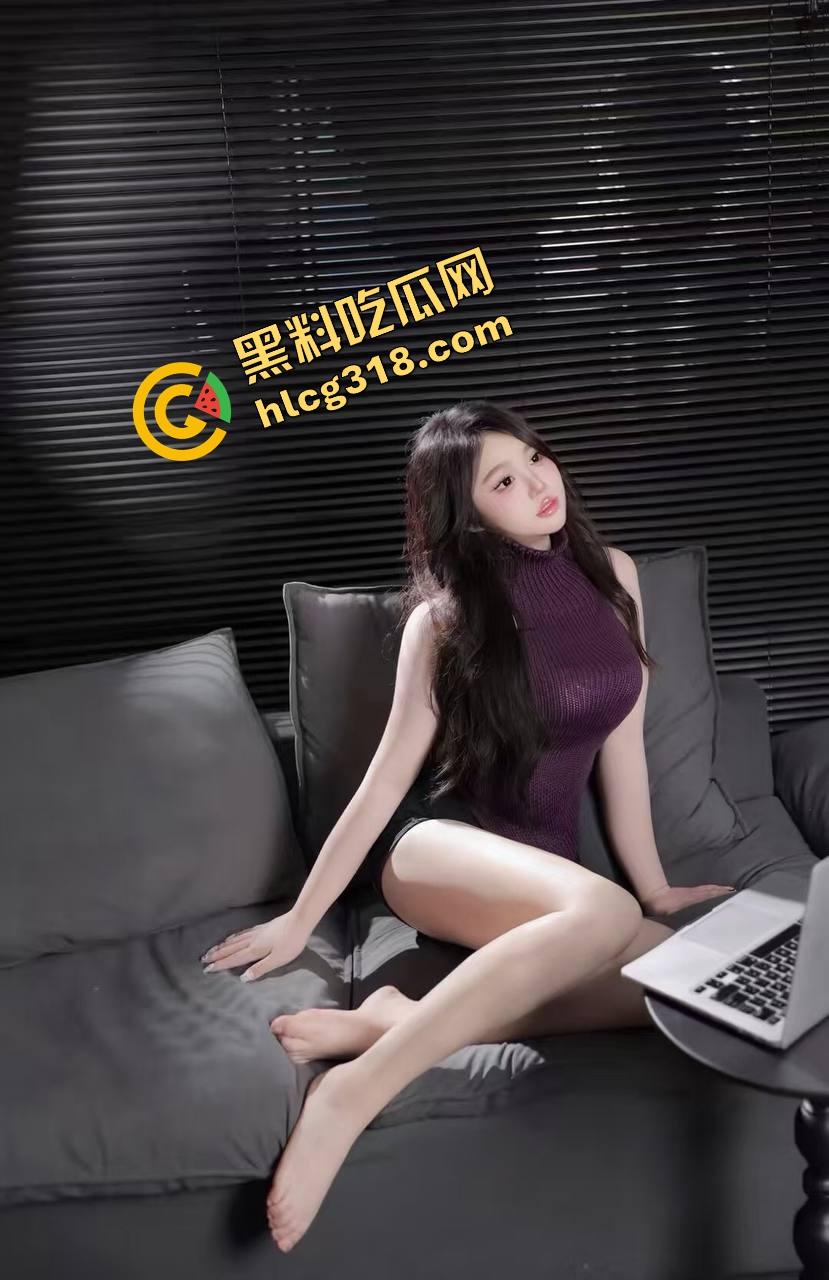 哥们透过玻璃偷拍车震，妹子嫩得像刚成年，结果让个死样男操了，哥们近距离偷拍画面曝光！  第4张