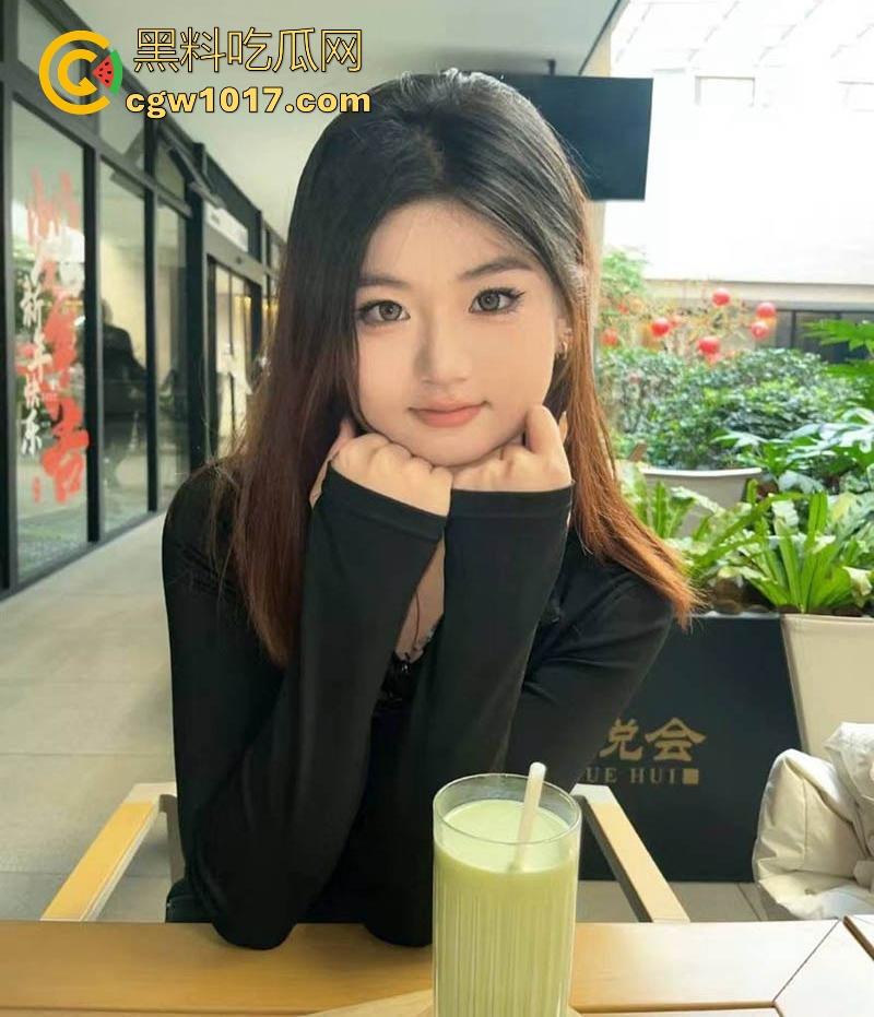 在社交软件约炮武汉骚母狗【王雯露】逼瘾成疾，多次深夜约炮，深喉口交狂舔菊花，性欲如火山喷发！  第2张