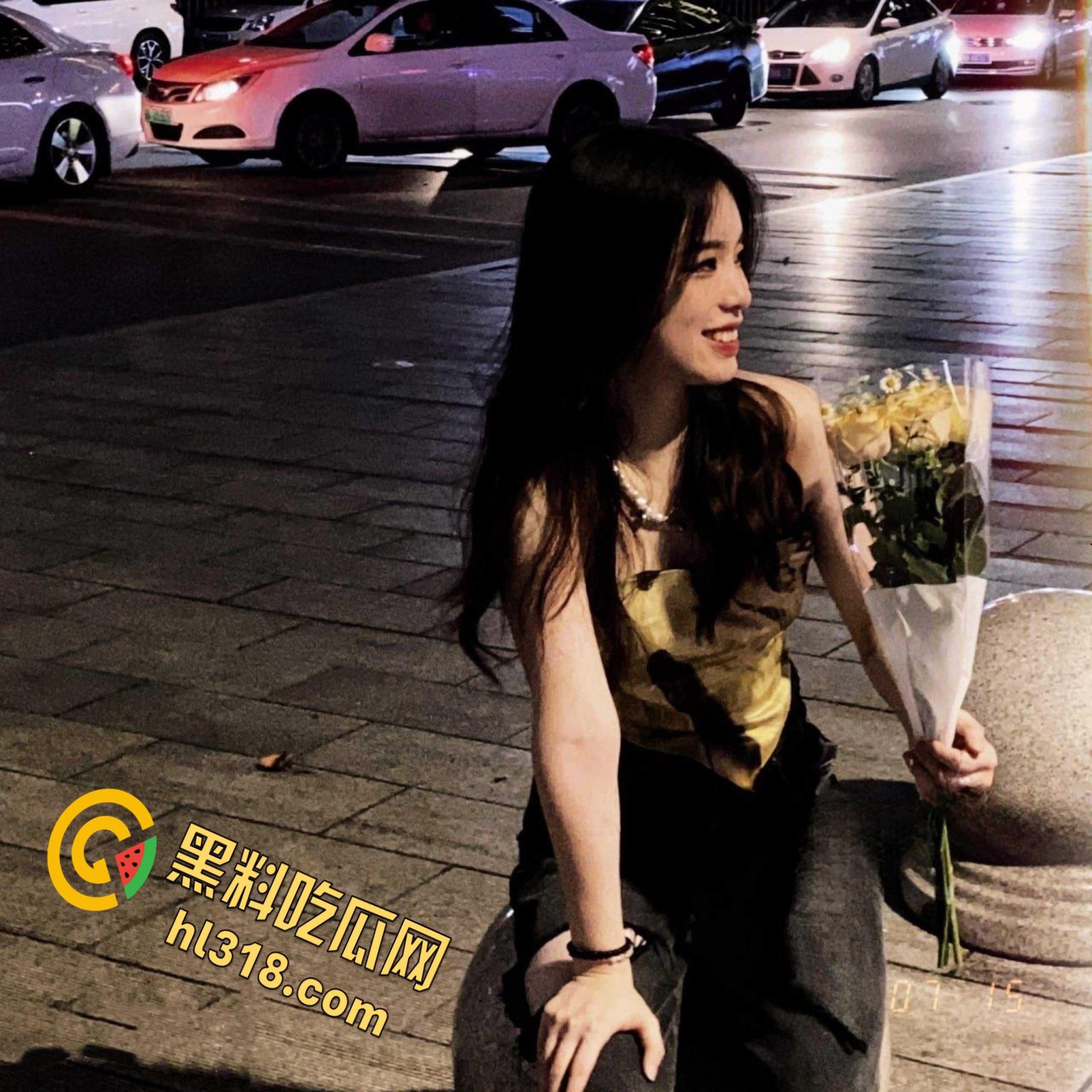 猛干极品小白虎天津大学舍友女友，圆润巨乳丰臀细腰乃人间尤物，紧致的小穴着包裹肉棒，这偷情偷到家门口了  第4张