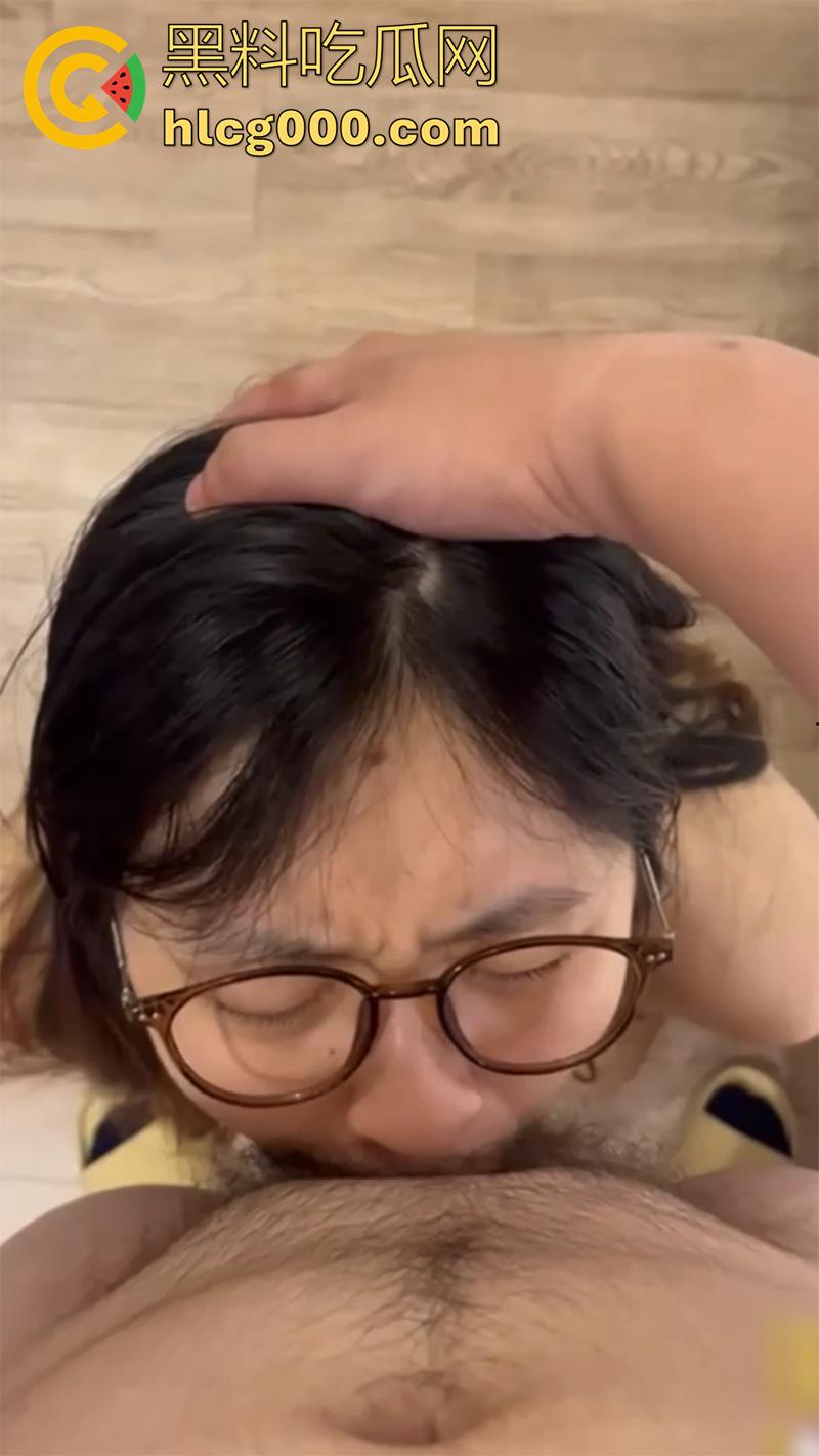 大神探探约啪高颜值眼镜妹，巨乳肥臀职业幼师，看起来斯斯文文，但床上是真的骚，真是爽翻了！  第7张