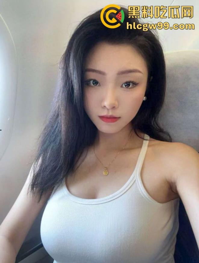 重庆高端小姐【溱浠雨】不雅自拍泄密，巨乳御姐一对天然大奶震翻天，蜂腰翘臀操得客户鸡巴疼！  第3张