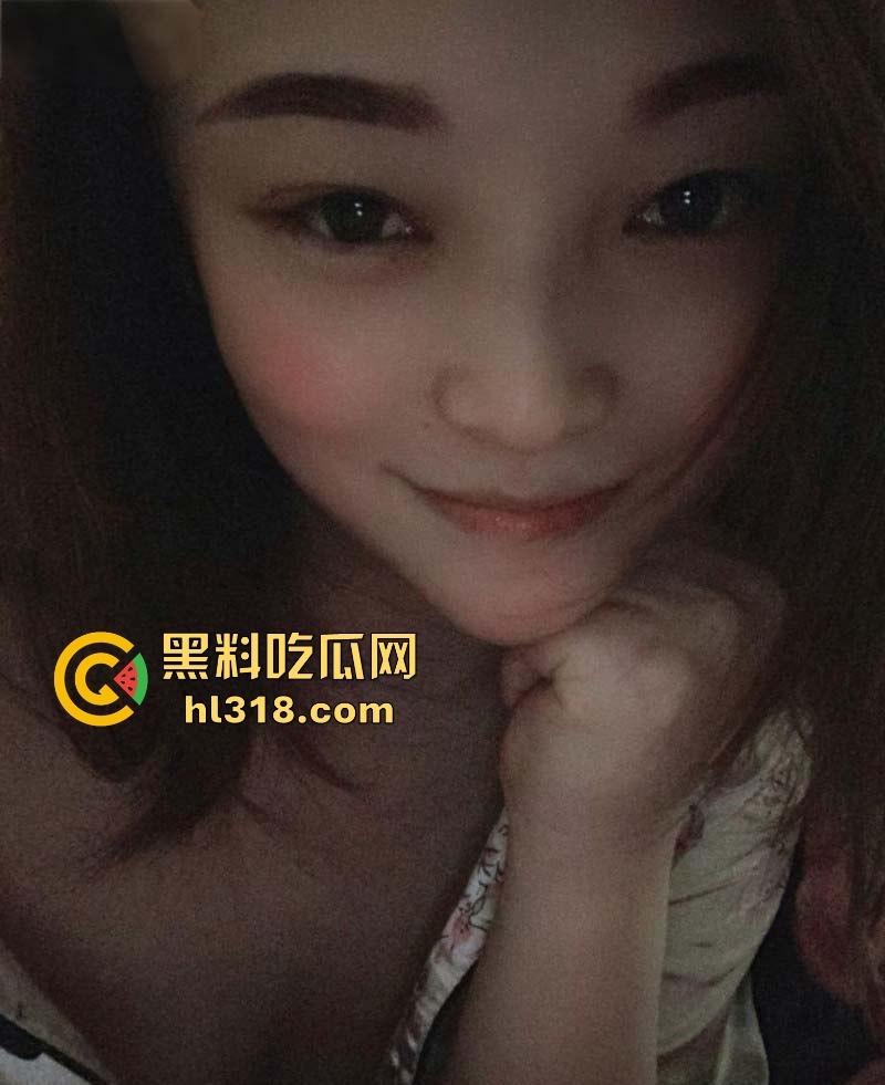 湖北恩施当地名妓【李雨春】无缝衔接多位炮友，人骚活好不粘人，一夜约多炮的眼镜母狗！  第3张