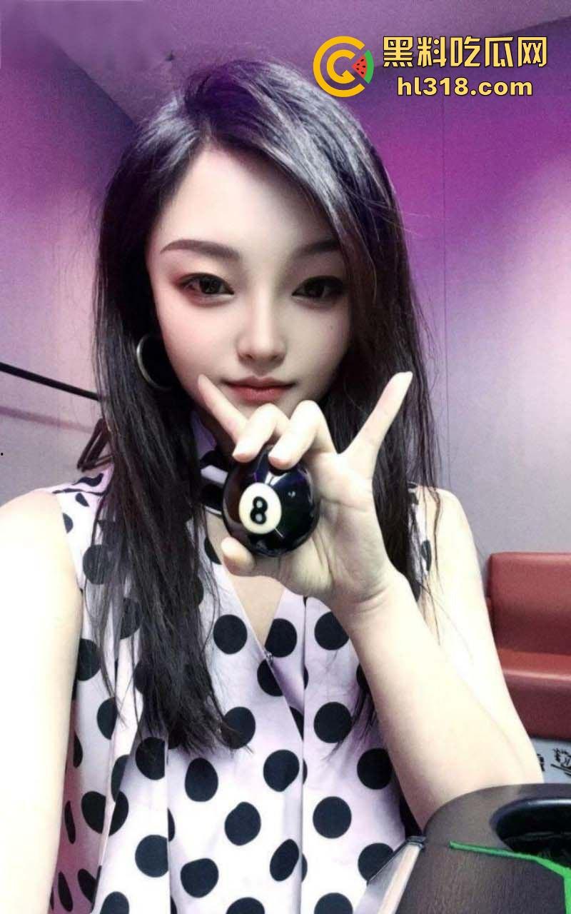 湖北恩施当地名妓【李雨春】无缝衔接多位炮友，人骚活好不粘人，一夜约多炮的眼镜母狗！  第6张