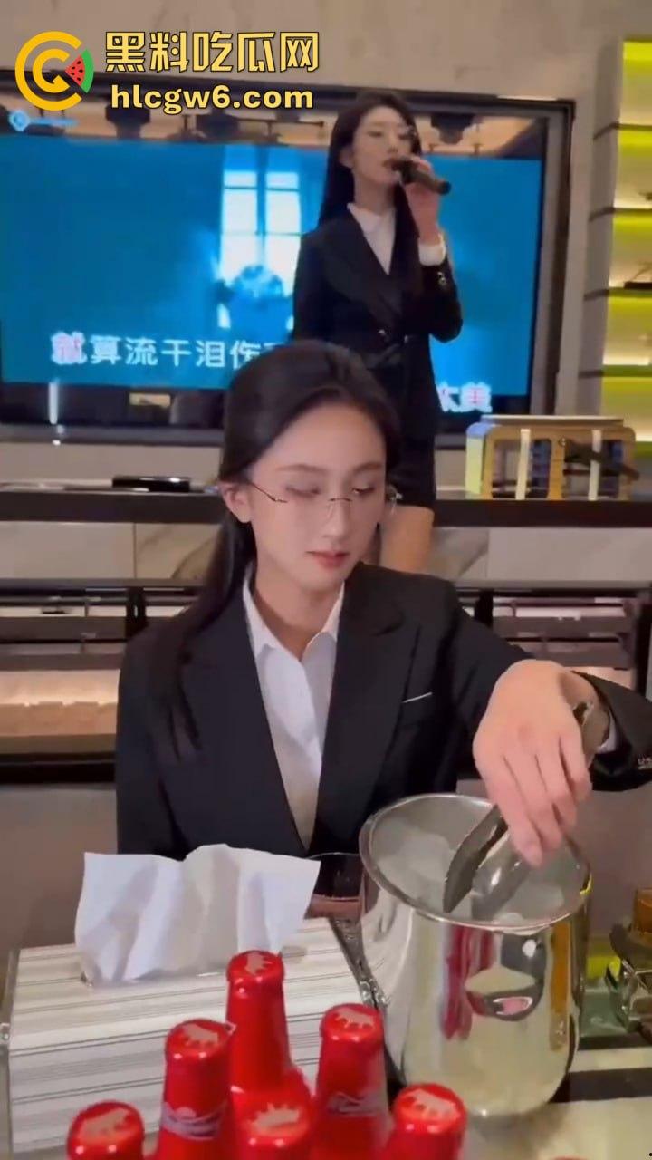 山东KTV传说中的行政套餐！天道酬勤的行政OL包臀裙女秘书，服务到位，难怪公务员考试报名人数年年创新高！  第13张