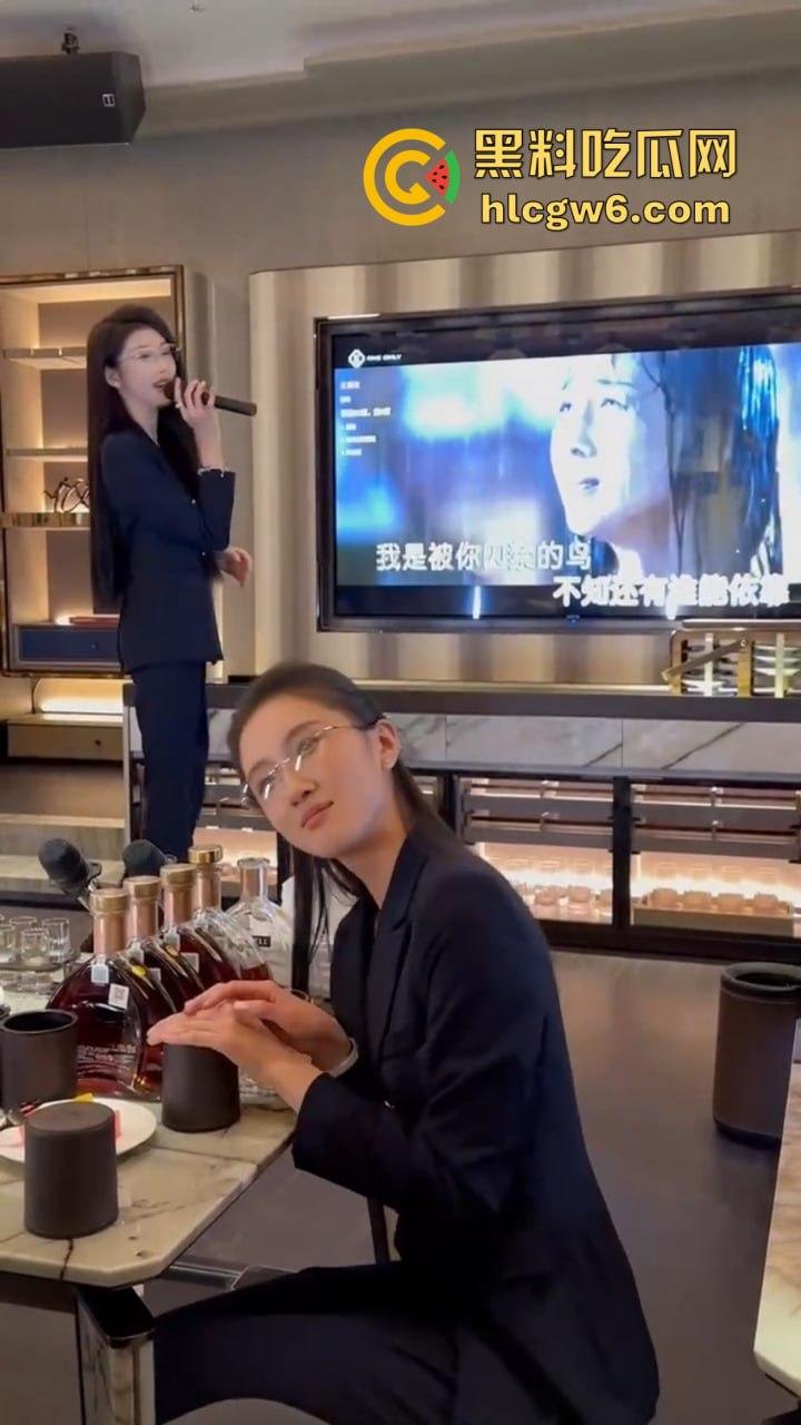 山东KTV传说中的行政套餐！天道酬勤的行政OL包臀裙女秘书，服务到位，难怪公务员考试报名人数年年创新高！  第17张