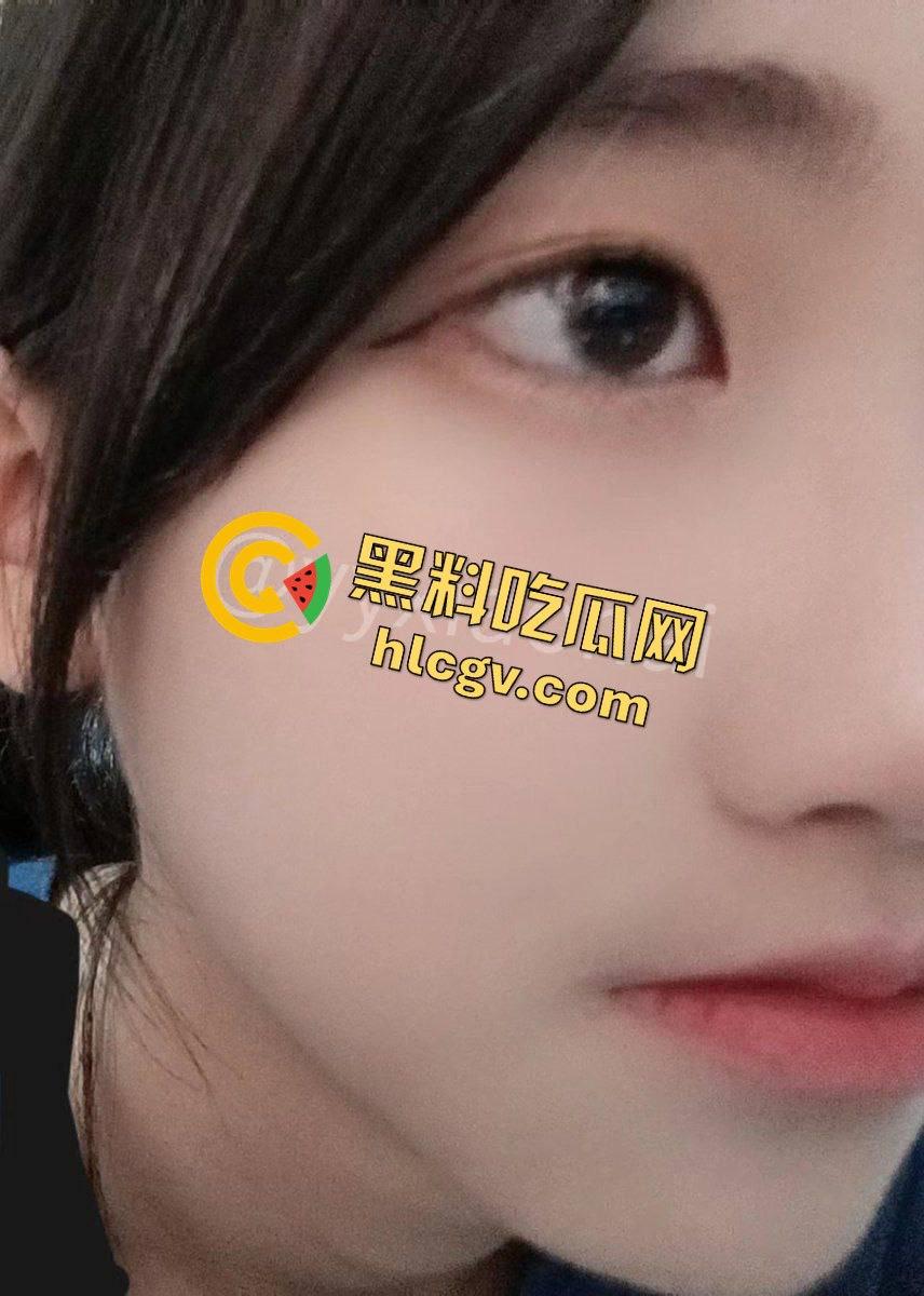 四川成都18岁高中美女学妹骚气十足！黑丝翘臀让人忍不住，粉嫩鲍口令人欲罢不能！  第1张