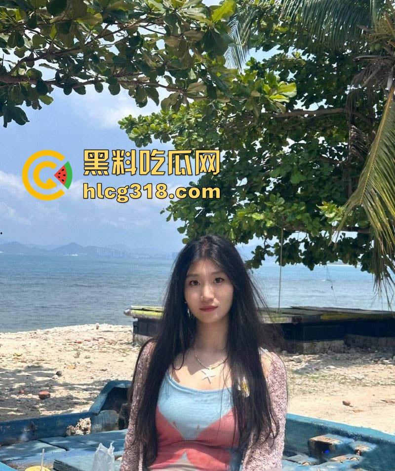 南宁师范学院清纯学姐【林嘉怡】被男友泄露性爱视频，反差淫荡母狗，情趣装下骚气十足！  第2张