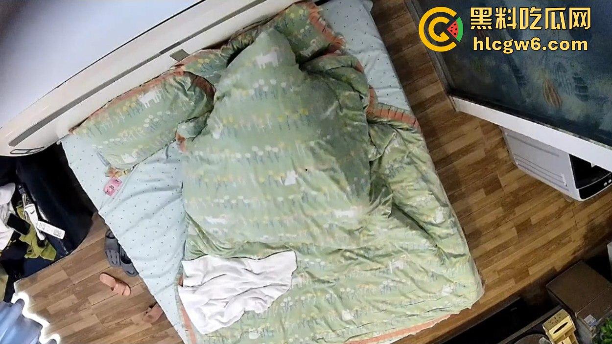 上帝视角直击小情侣酒店打炮被偷拍流出，细腰丰臀女友被操到嗷嗷浪叫，男友花样多到把床差点干散架！  第10张