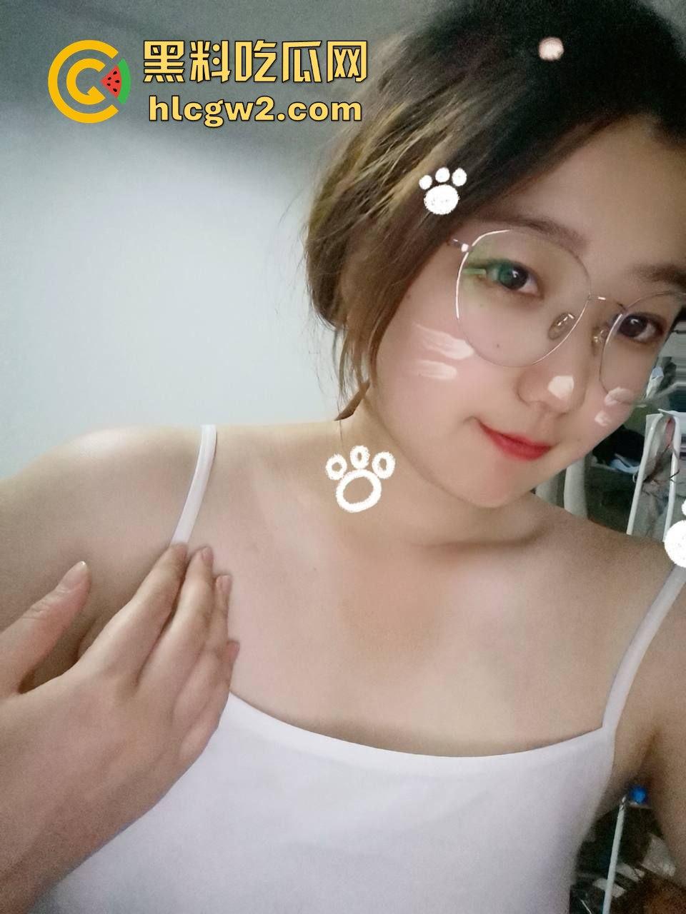 瓜友投稿酒店约炮极品良家人妻 无套直入内射 骚逼水多夹得紧 干得小少妇娇喘不止 爽到飞起！  第3张