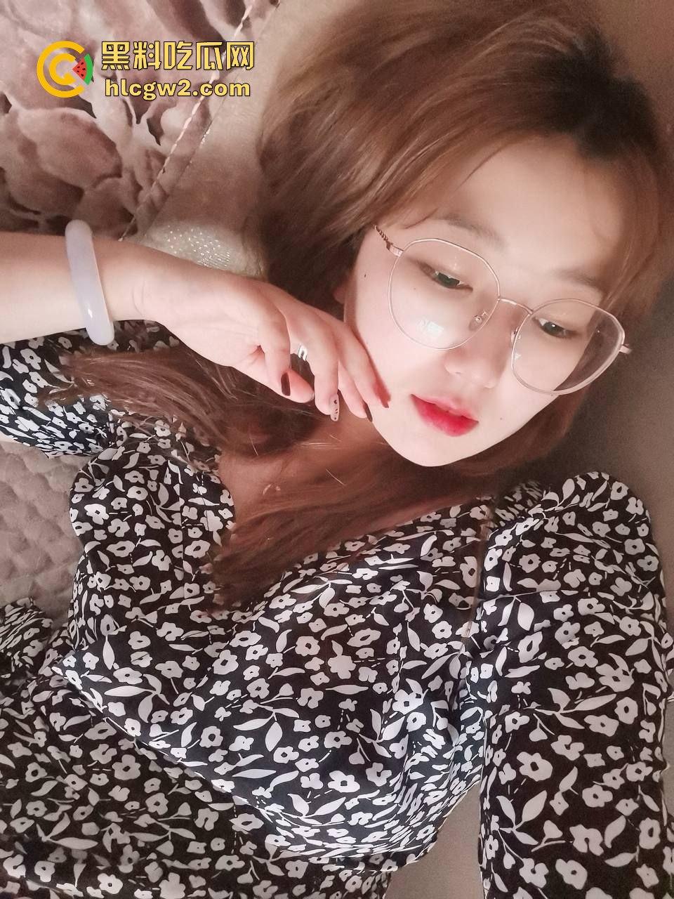 瓜友投稿酒店约炮极品良家人妻 无套直入内射 骚逼水多夹得紧 干得小少妇娇喘不止 爽到飞起！  第7张