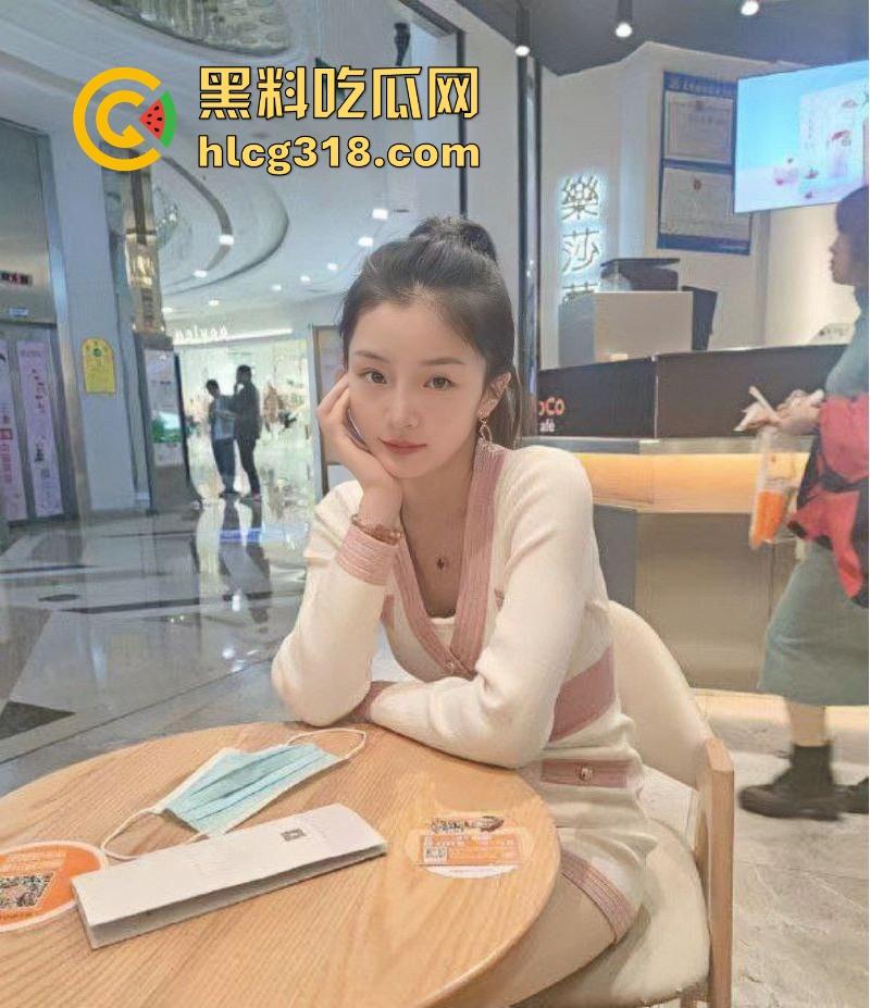 广西职业学院学生妹【薛雯雯】给男友私拍福利流出，清纯反差露脸口交，娇嫩身躯淫荡自慰，反差十足。  第4张