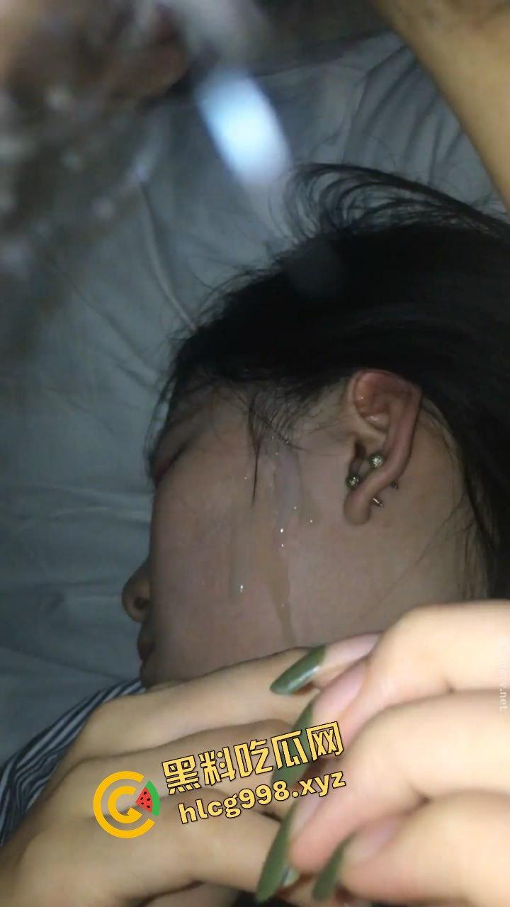 假装看房实则钓鱼!重庆女销售『梁琳琳』被灌醉迷干,瓜友颜射满脸,套路玩得真骚! 第2张 假装看房实则钓鱼!重庆女销售『梁琳琳』被灌醉迷干,瓜友颜射满脸,套路玩得真骚! 第2张