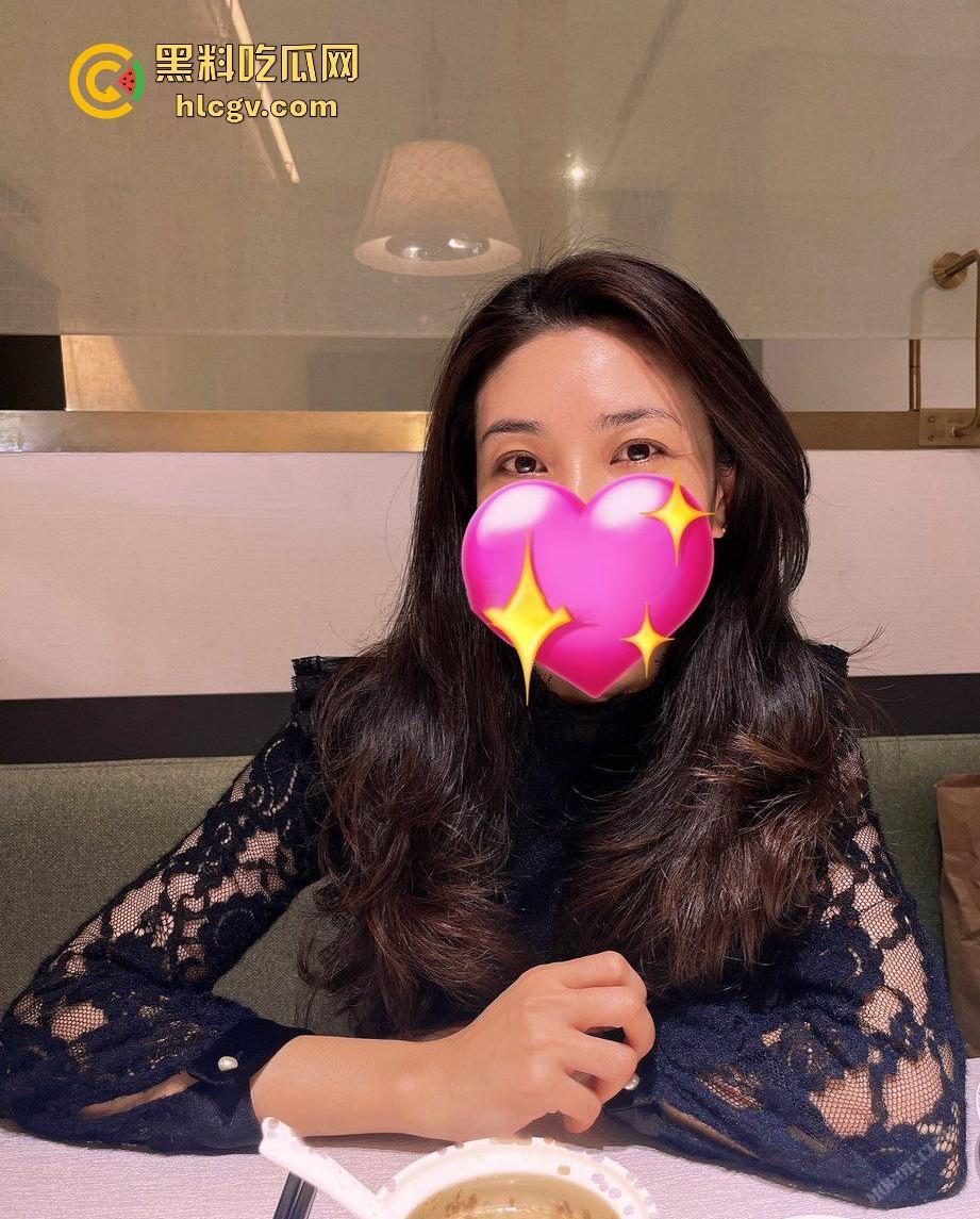 厦门极品御姐【夏青青】黑森林3P狂欢！骚母狗私拍曝光，姿势骚得让人顶不住！  第1张