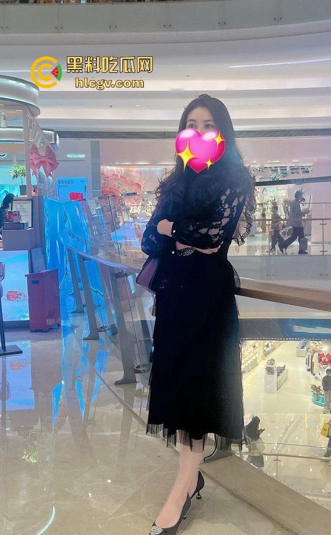 厦门极品御姐【夏青青】黑森林3P狂欢！骚母狗私拍曝光，姿势骚得让人顶不住！  第3张