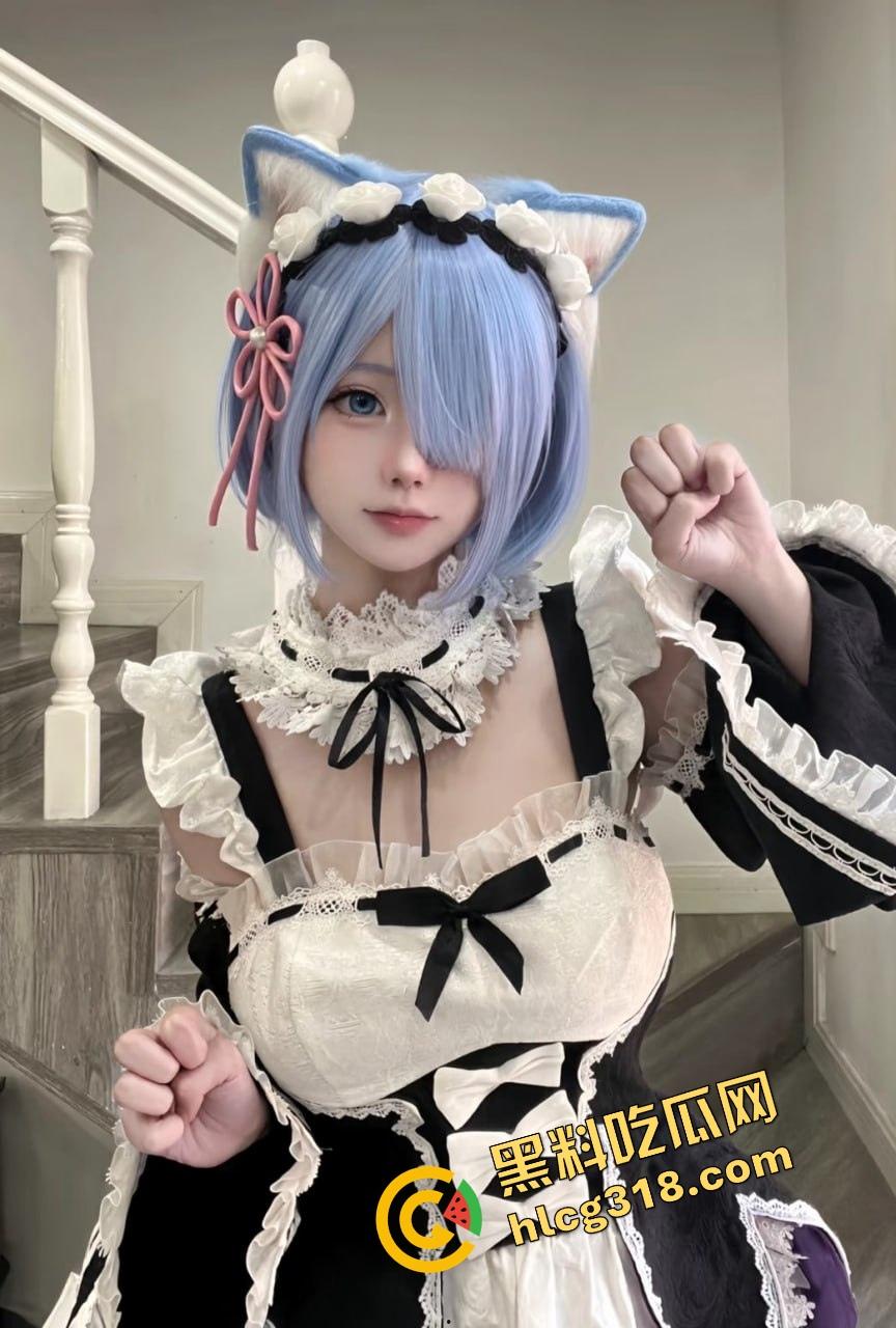 成都软萌cos『十七』短裙下藏不住贱劲，主动翻身爬上金主大肉棒，女上位骑到娇喘湿成水灾！  第2张