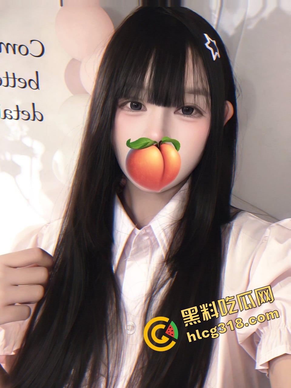 成都软萌cos『十七』短裙下藏不住贱劲，主动翻身爬上金主大肉棒，女上位骑到娇喘湿成水灾！  第3张