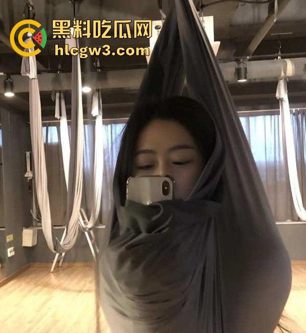 广州音乐学院女神【金依然】被富二代玩烂,内射视频全网疯传,穿开档丝袜任由抽插,直接成了移动肉便器! 第3张 广州音乐学院女神【金依然】被富二代玩烂,内射视频全网疯传,穿开档丝袜任由抽插,直接成了移动肉便器! 第3张